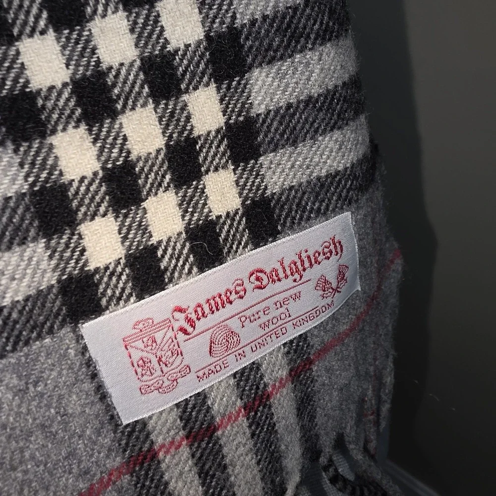 VTG DALGLIESH 100% PURE New Wool Red Tartan Plaid‎ Scarf Woven in GT. BRITIAN
